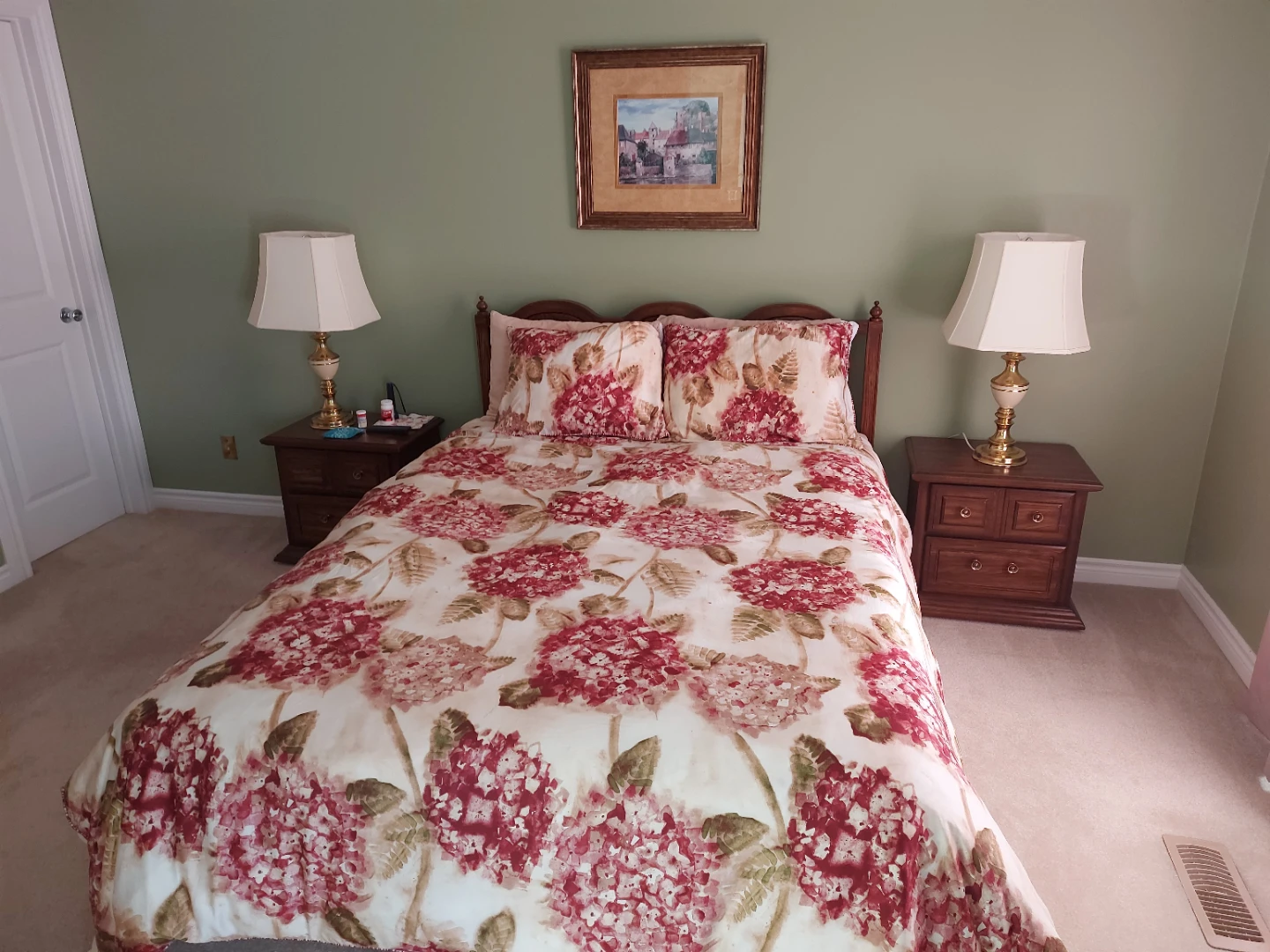 Wooden Bedroom Set with Queen Bed