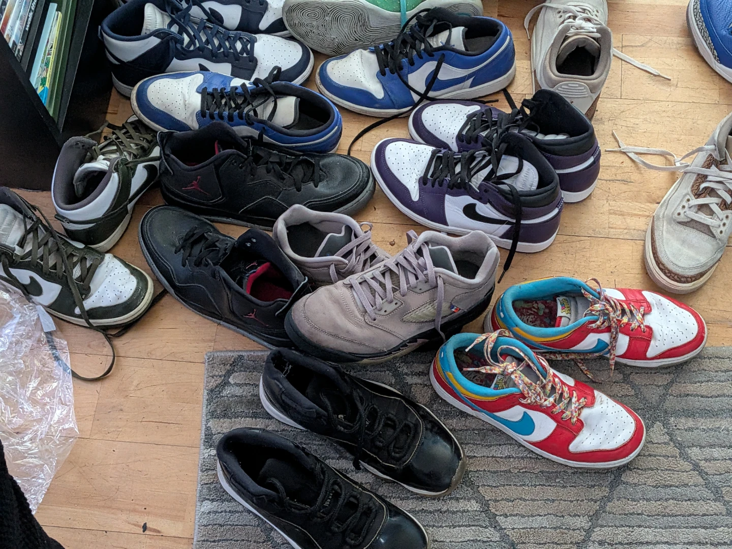 Jordans size 10-12 - photo 3