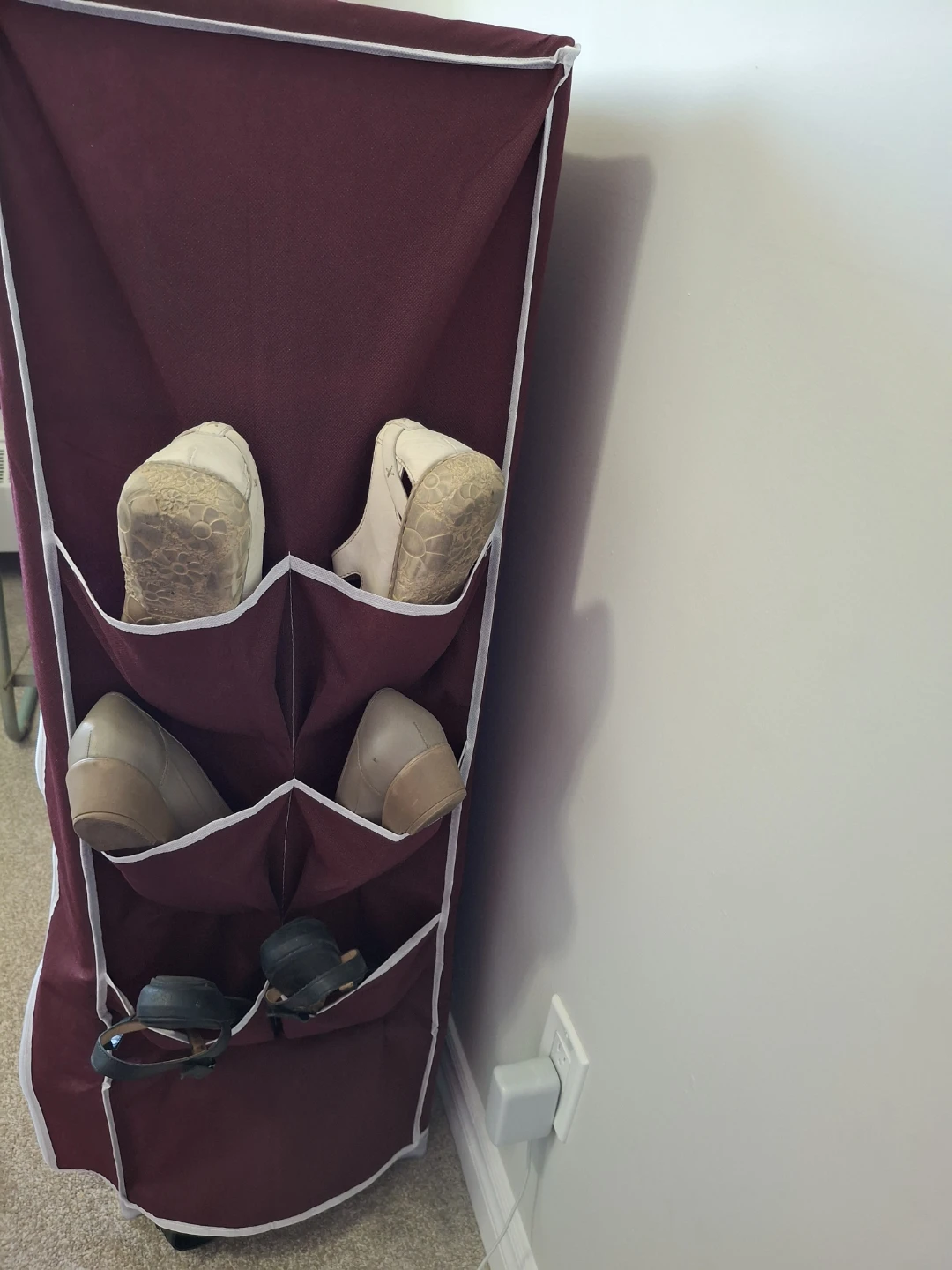 Maroon shoe rack organizer  (PICK-UP BY JUNE 18TH)  ⚽ - photo 2