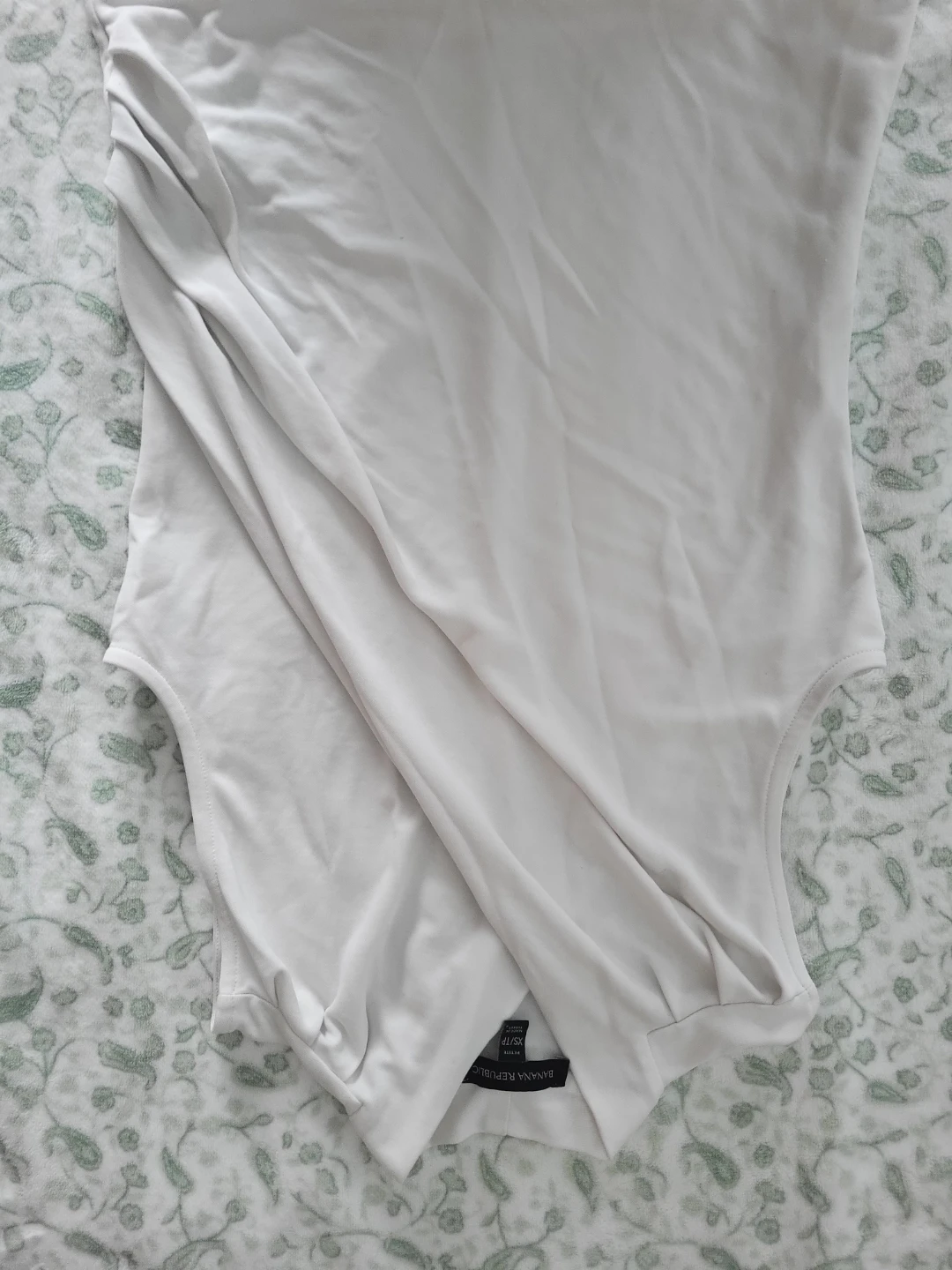 Banana Republic Petite XS/TP White Sleeveless Top