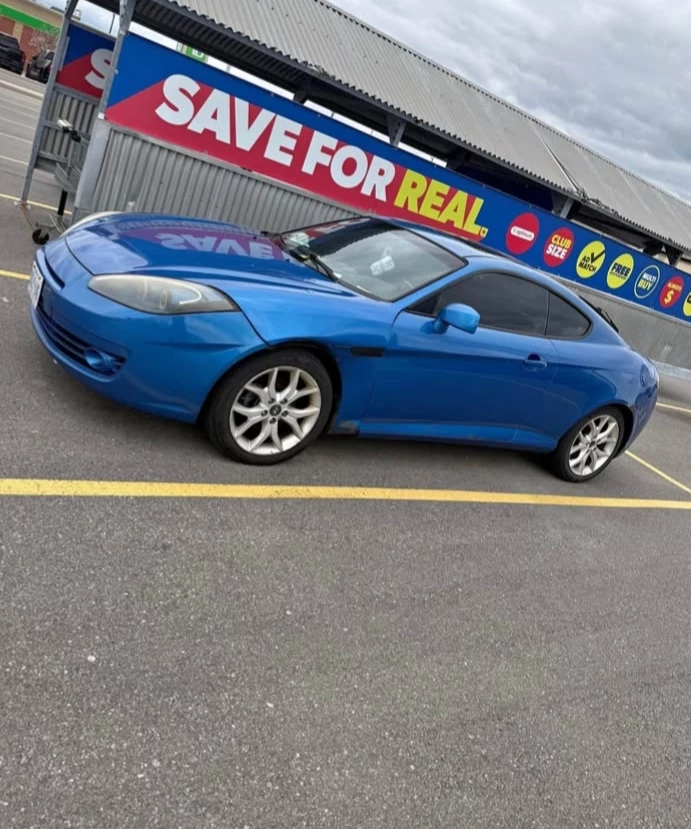 2007 tiburon GT, 5spd manual - photo 2