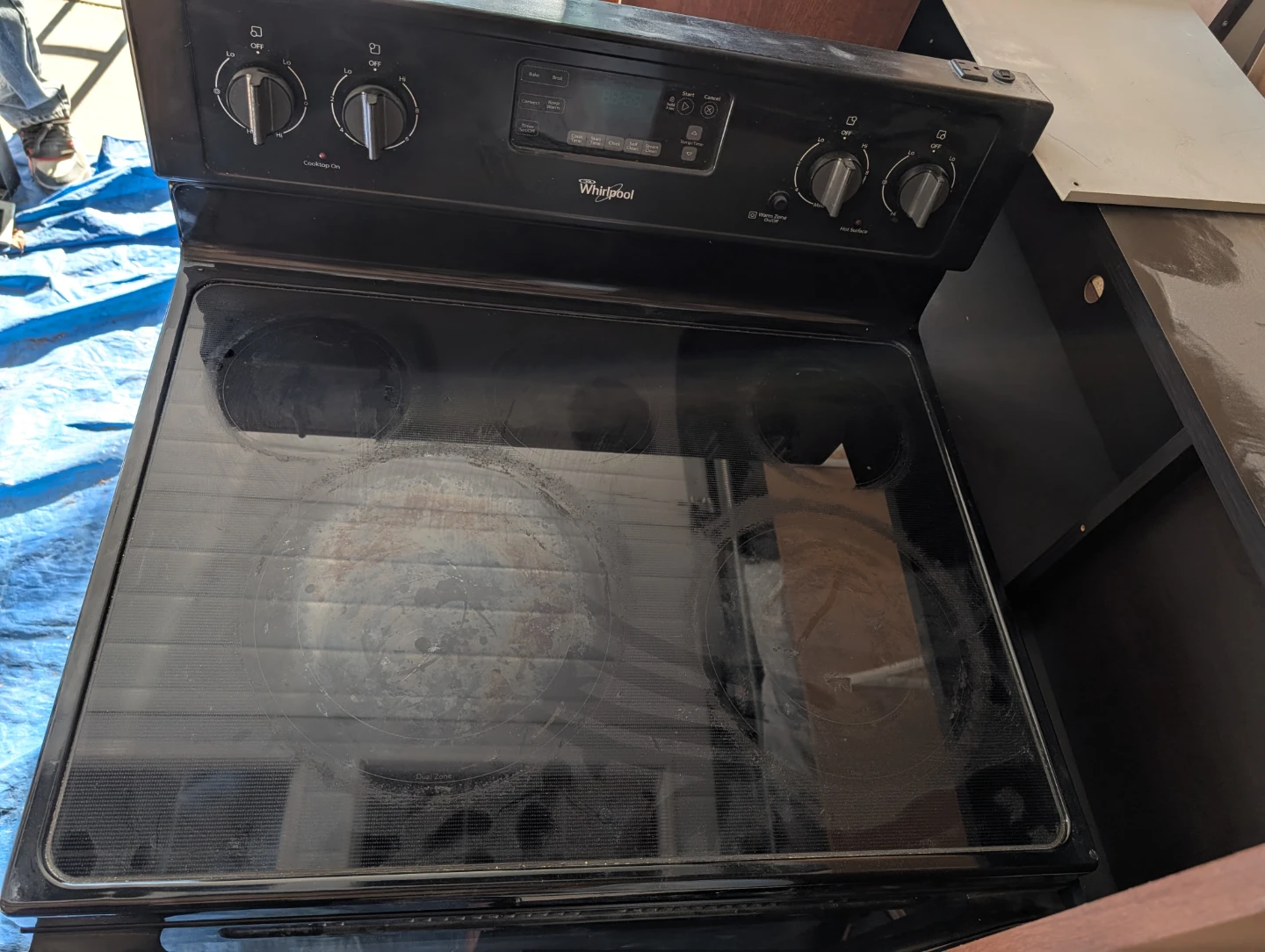 Whirlpool Electric Stove - photo 2