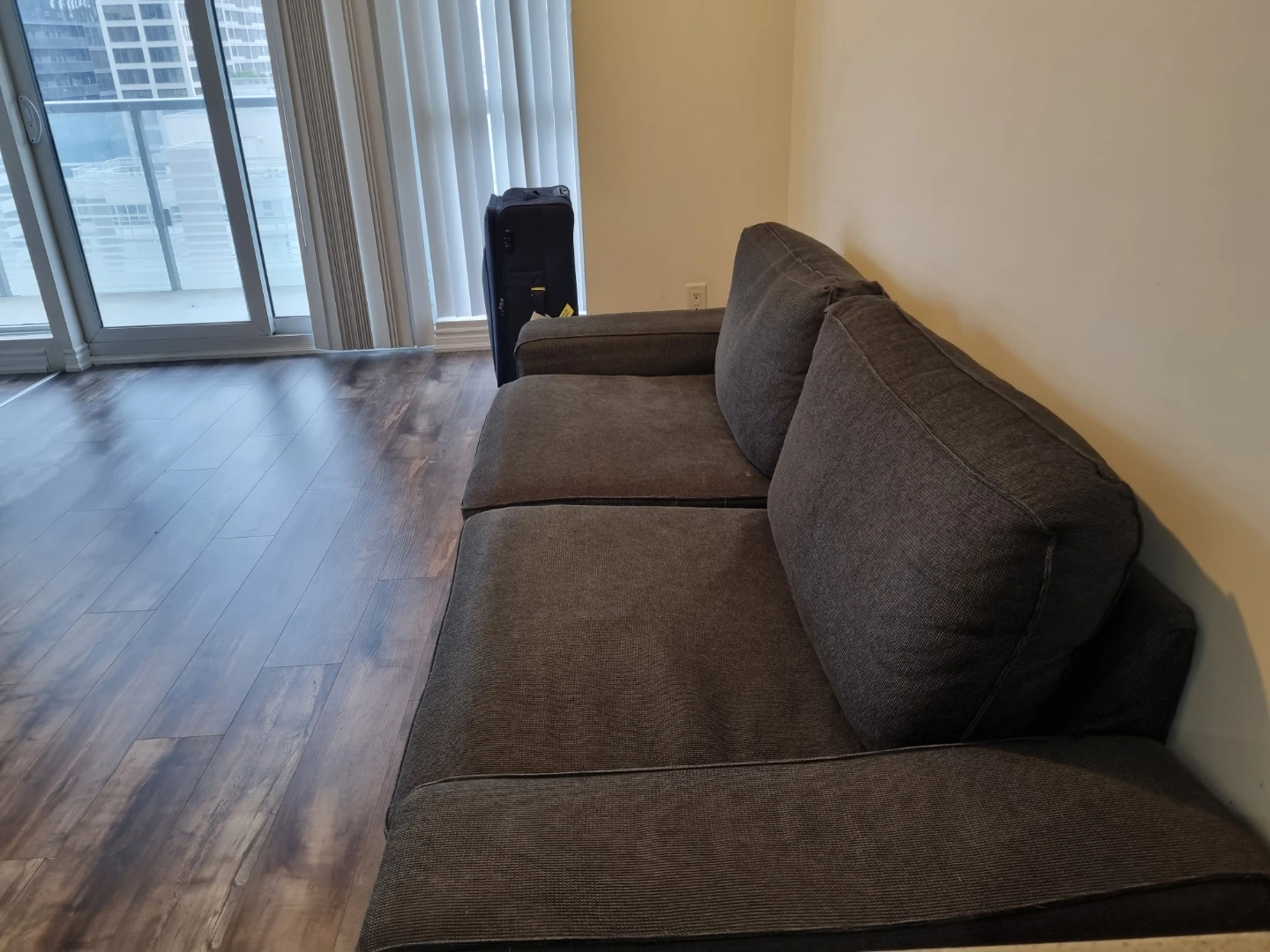 Ikea sofa - photo 4