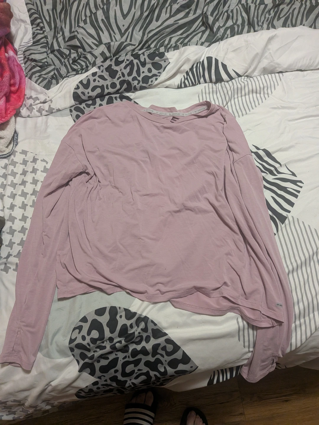 long-sleeve athletic shirt pick up in st.albert - photo 4