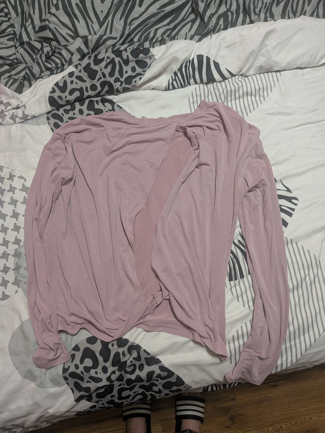 long-sleeve athletic shirt pick up in st.albert - photo 5