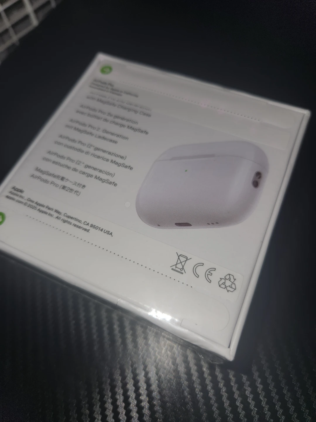 Apple AirPods Pro (2nd Generation) with MagSafe Charging Case - photo 2
