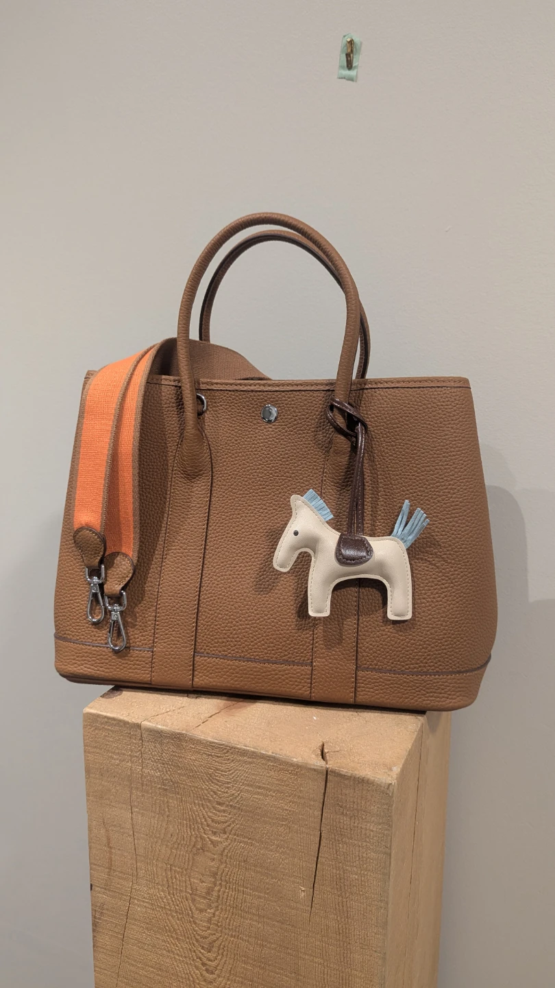 Brown / Camel Tote Bag with horse charm and strap - photo 5