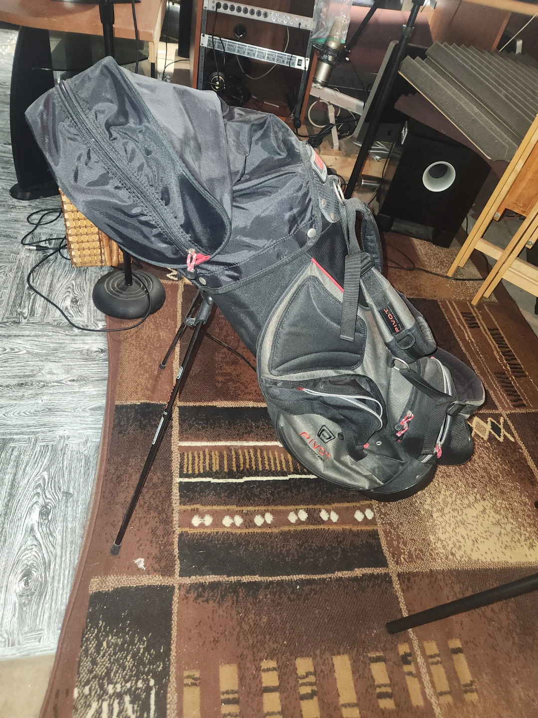 MacGregor Golf Bag and Clubs Set