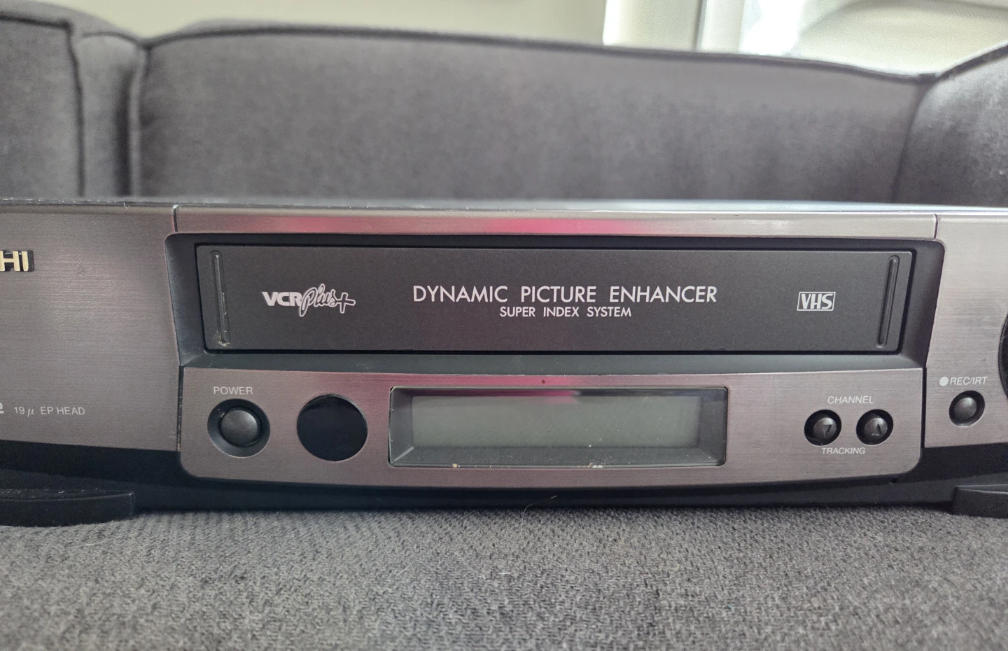 Hitachi VCR (Video Cassette Recorder) - photo 3