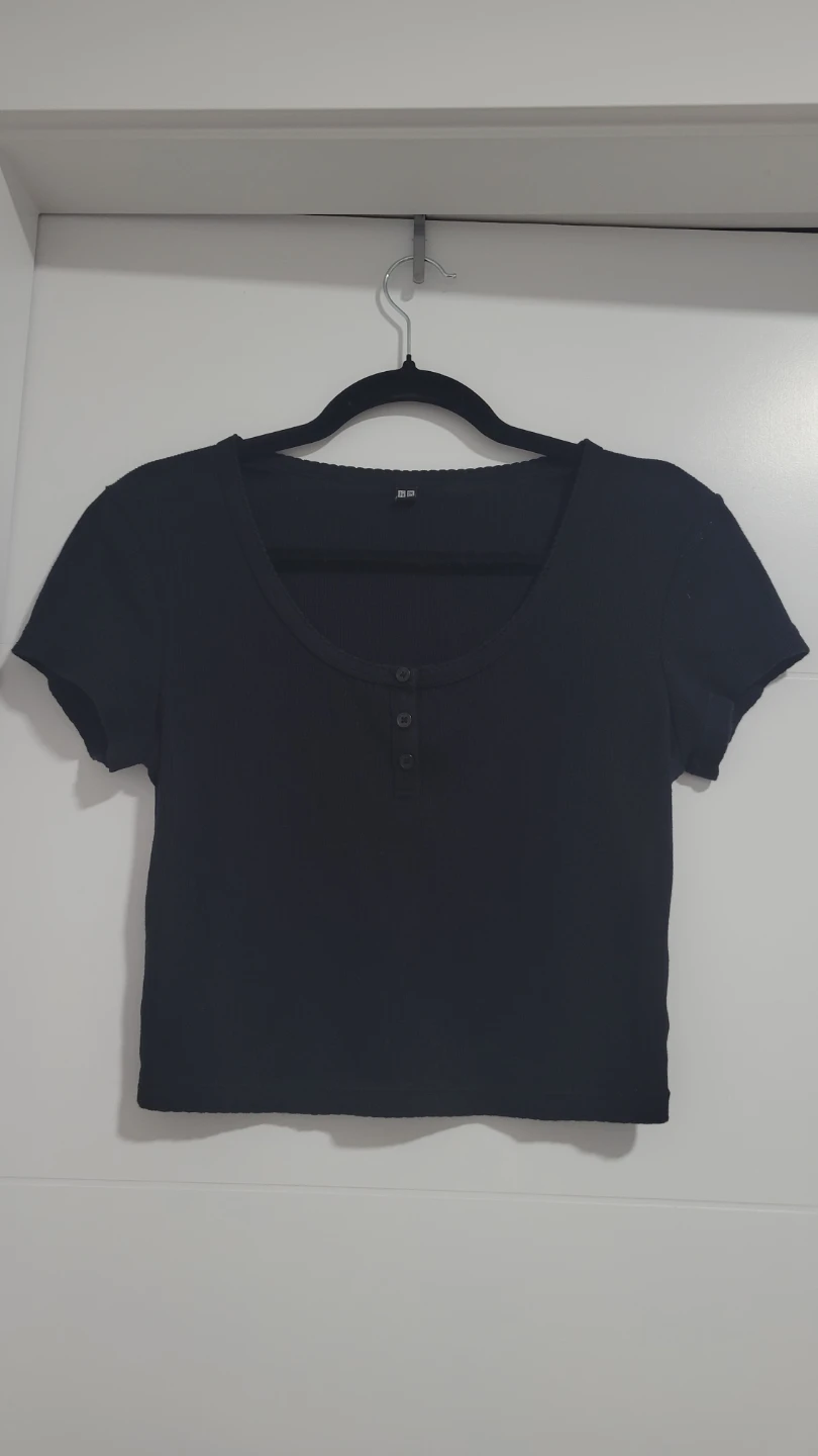 2 Uniqlo Henley T-Shirts - Grey & Black - photo 3