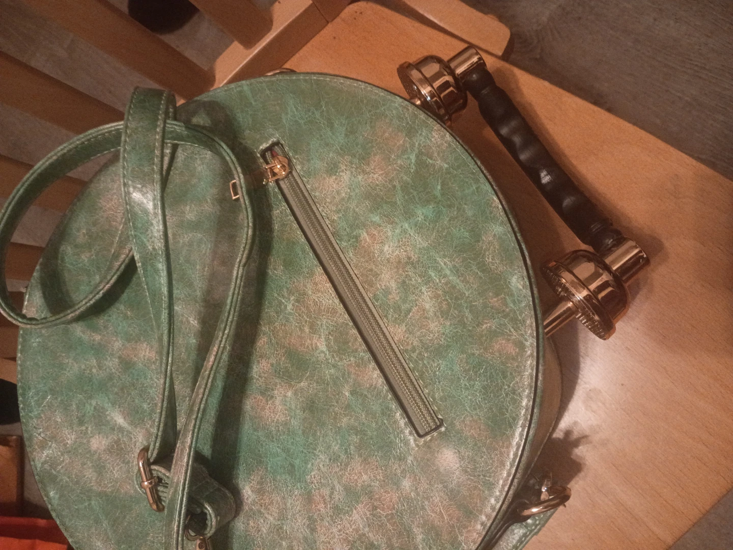 Round Green Faux Leather Clock Face Handbag - photo 5