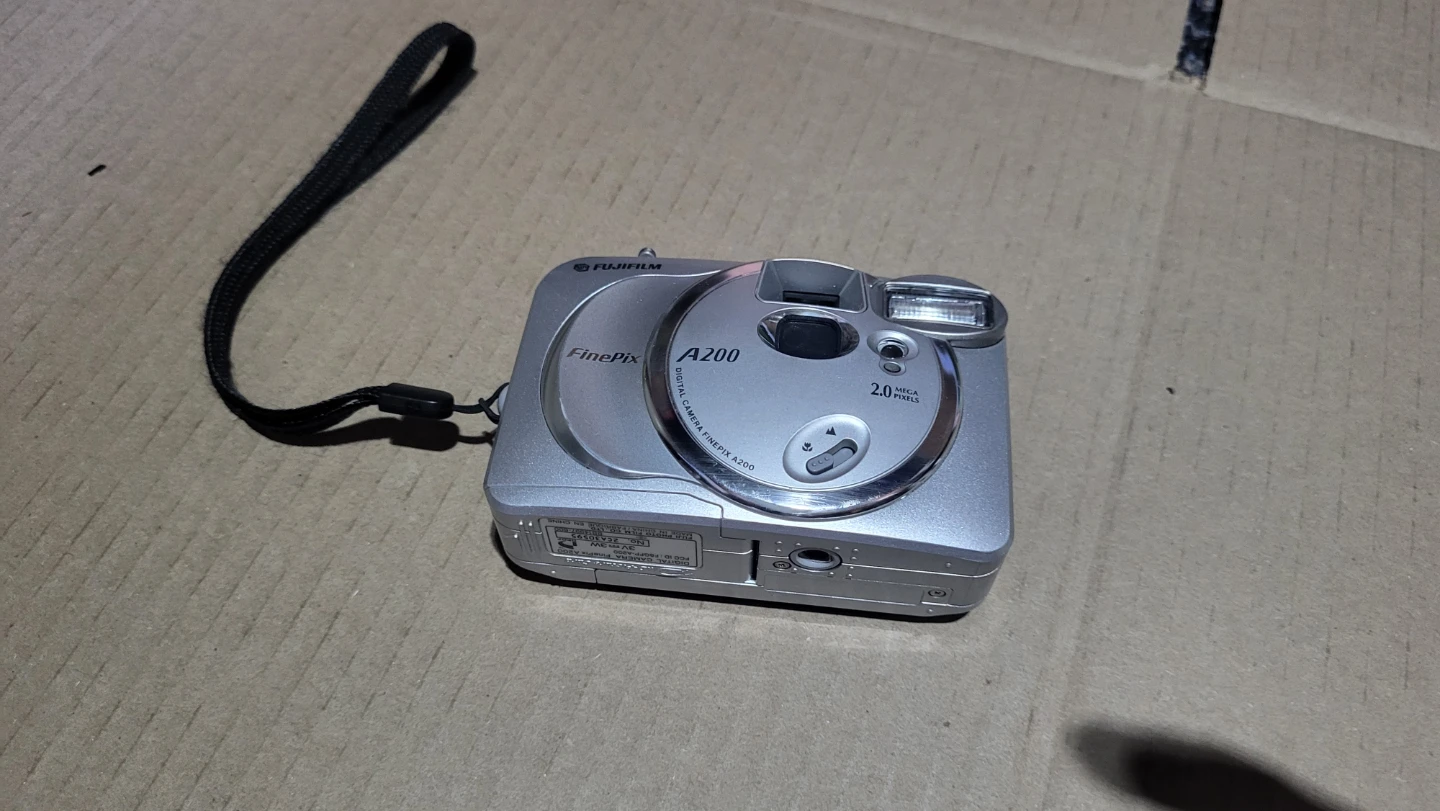 Fujifilm FinePix A200 Digital Camera