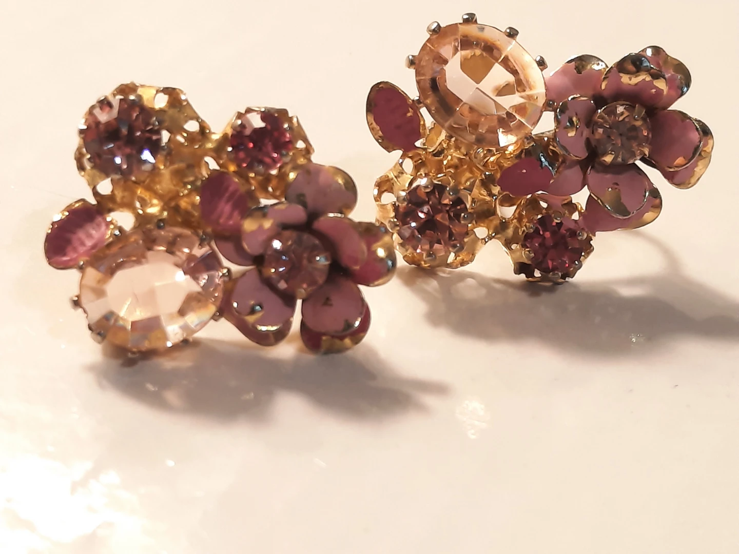 Assorted Vintage Brooches and Screw-Back Earrings - photo 4
