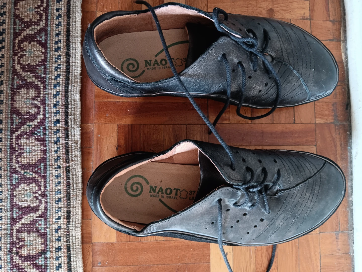 Naot Black Leather Shoes Size 37