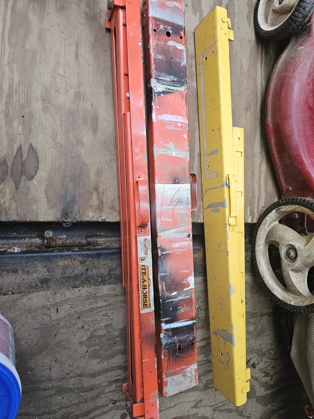 ITE-A-HORSE Folding Sawhorse Pair