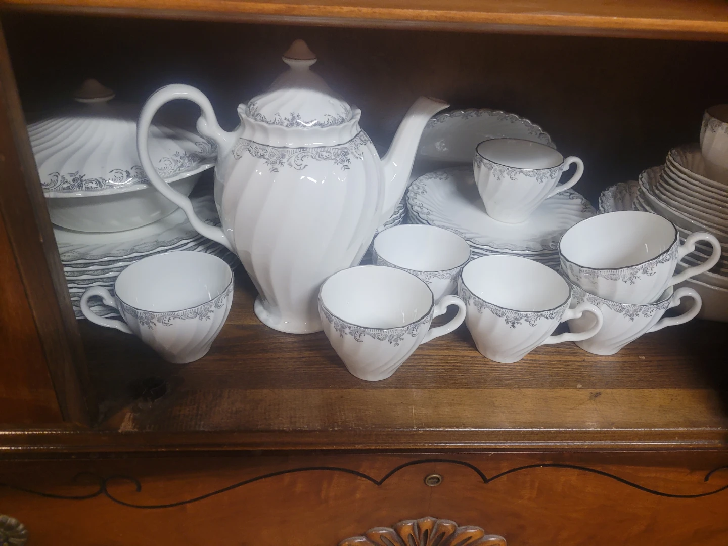 Johnson Bros Ironstone Teapot & Cups Set