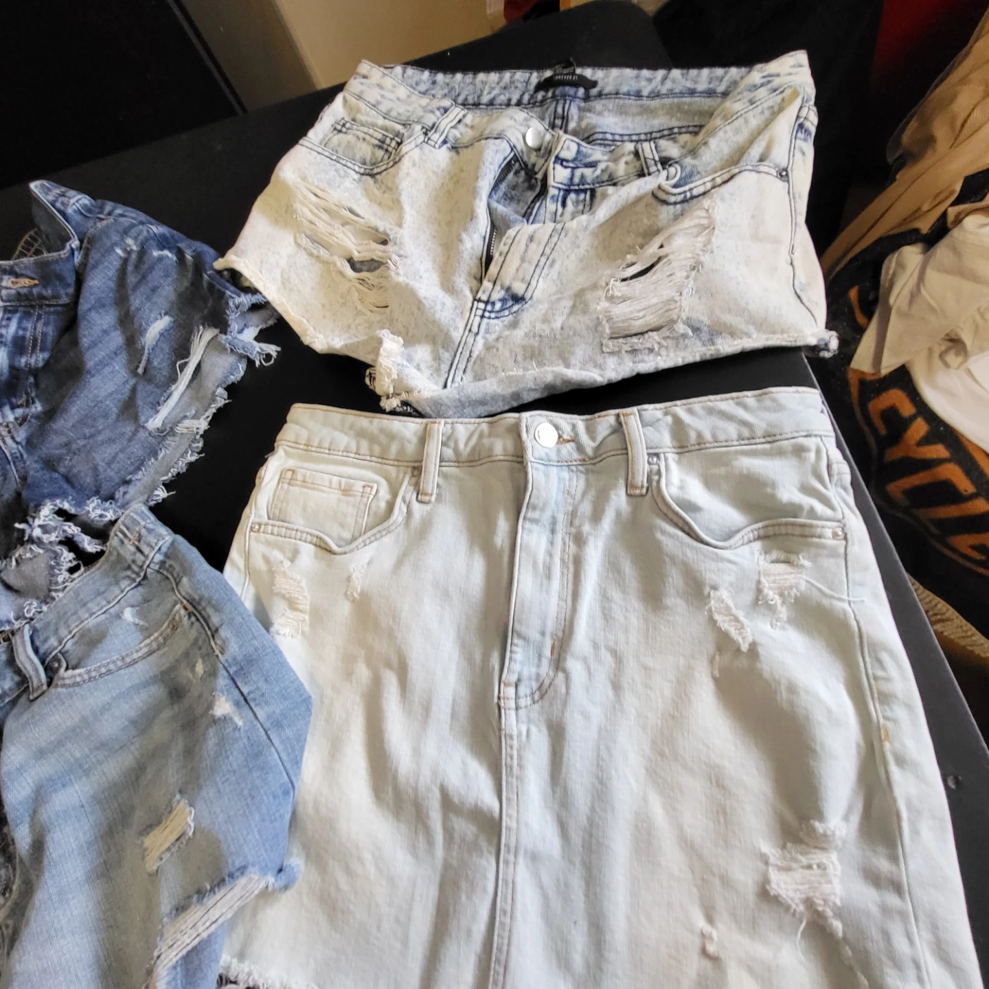 Women's 4pc Bundle Sz Med (28 -31) - photo 3
