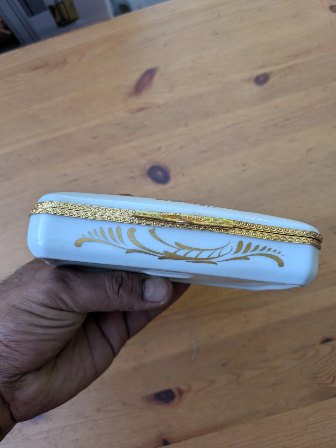 Hand Painted Porcelain Trinket Box - photo 4