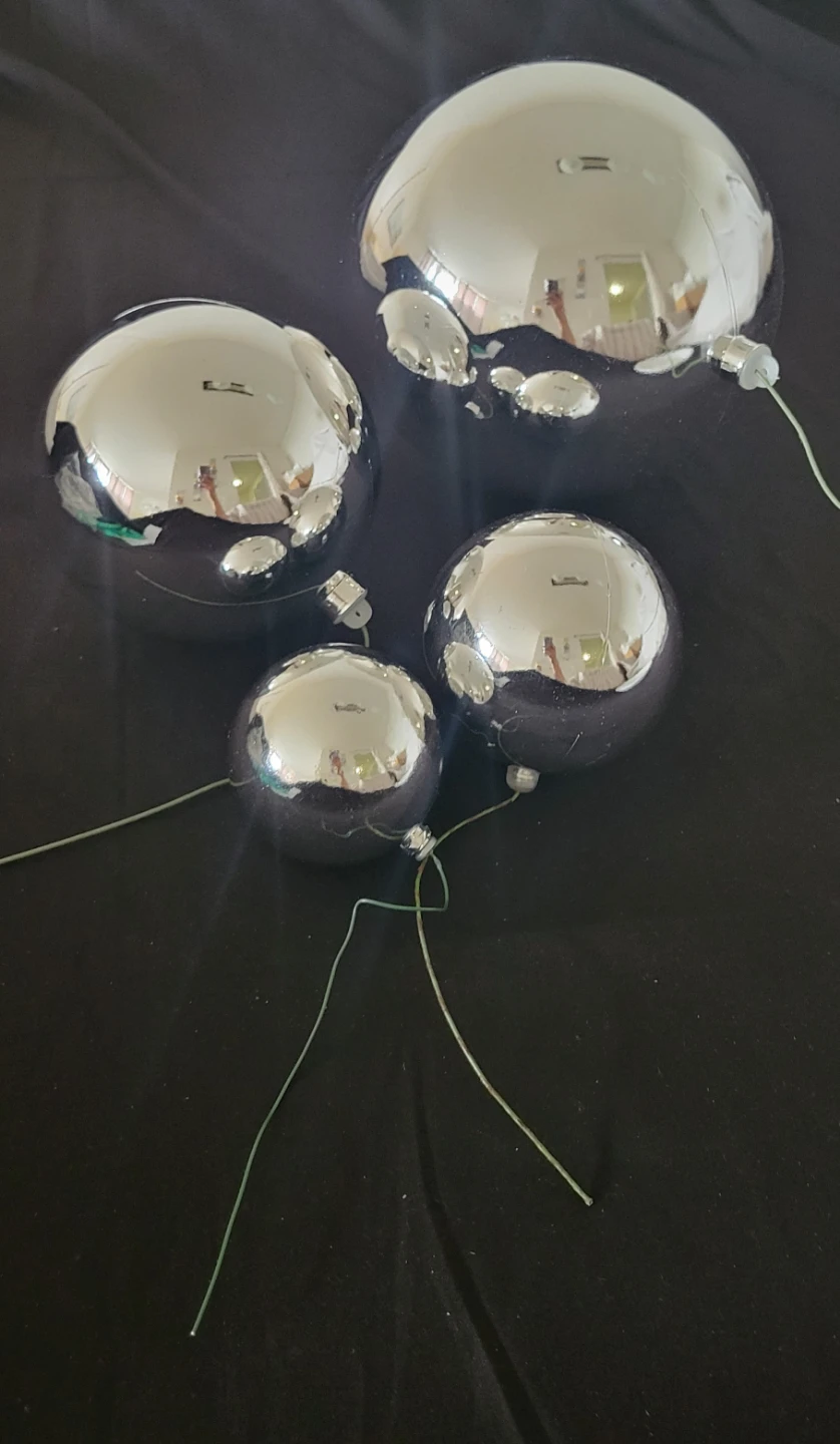 Set of 4 Silver Spherical Ornaments ⚽ - photo 2