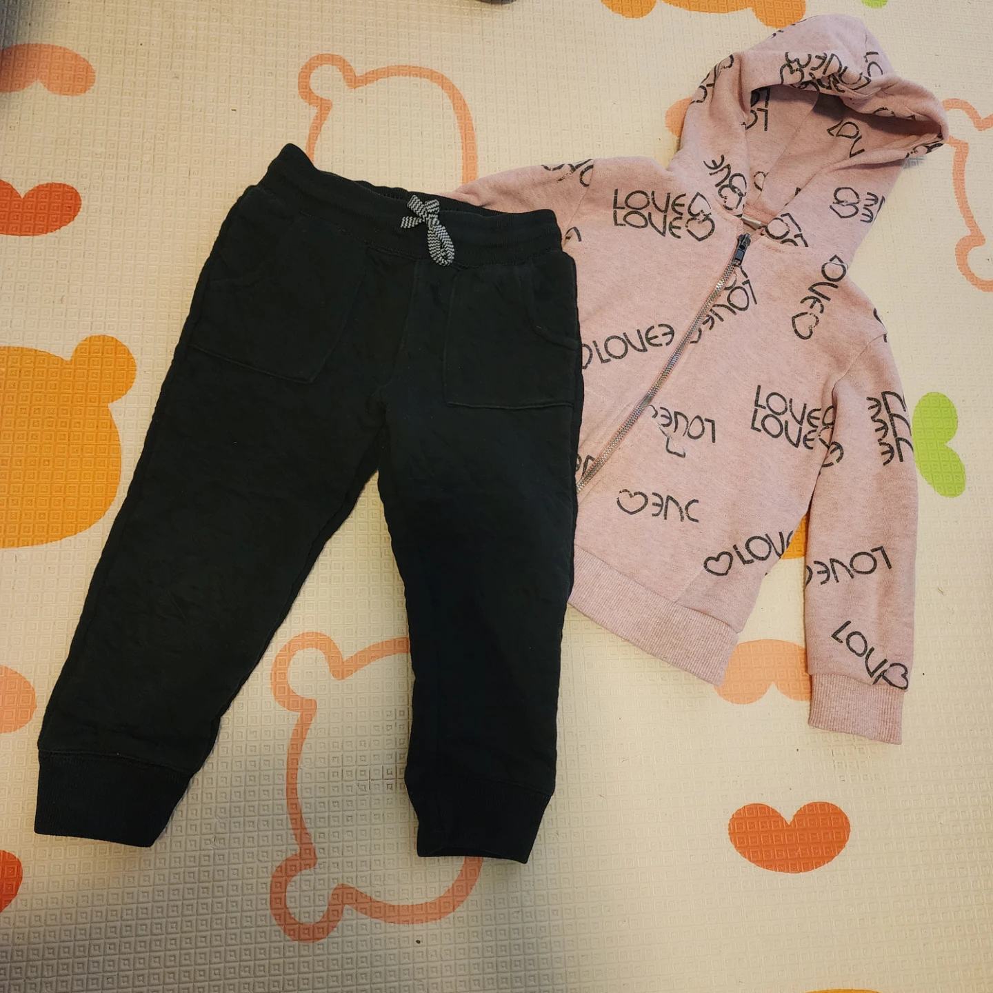 Cat & Jack 3T Black Jogger Pants and Pink "Love" Hoodie Set