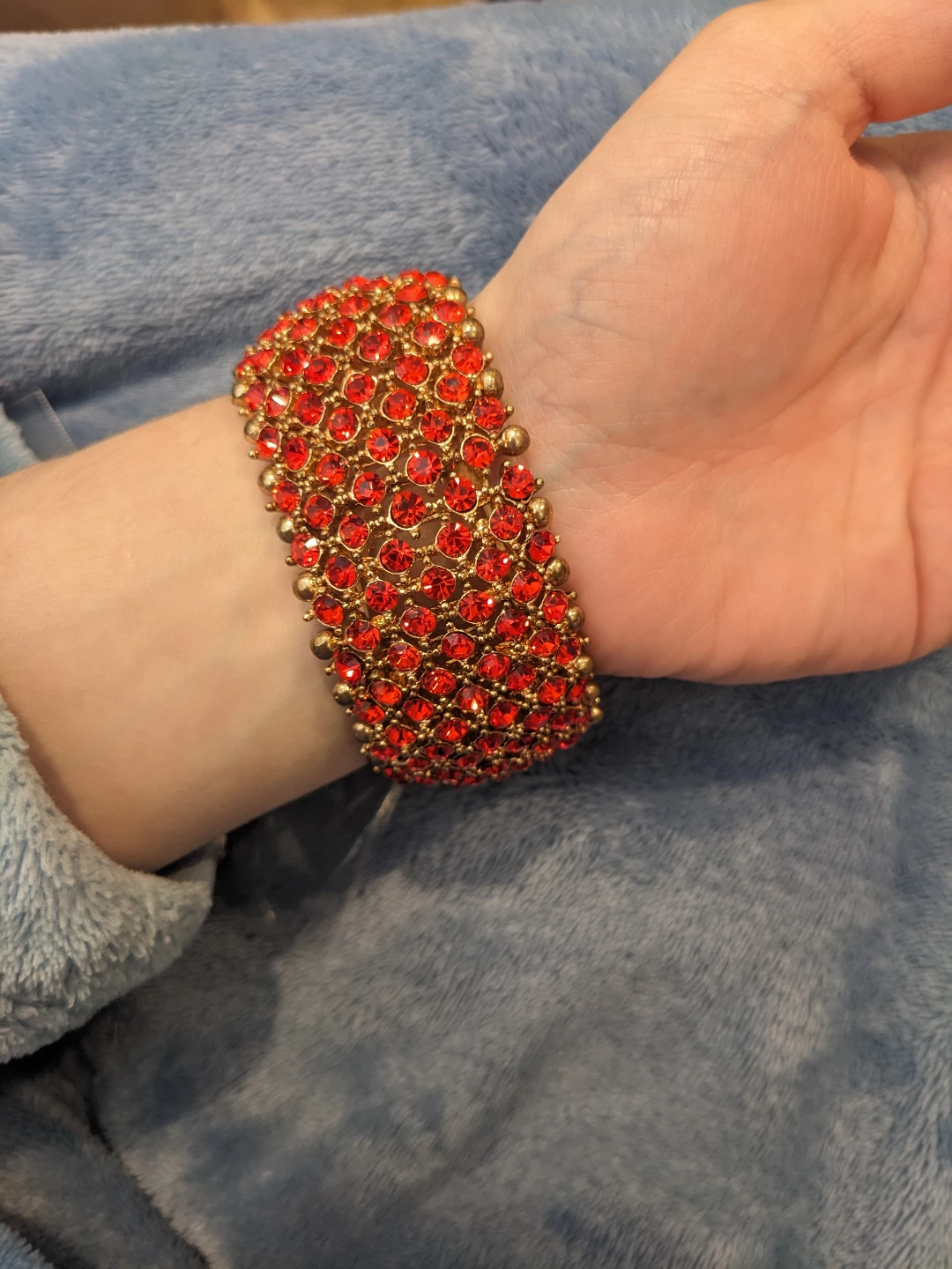 ⚽ Gold-tone Thick Red Rhinestone Stretch Bracelet - photo 5