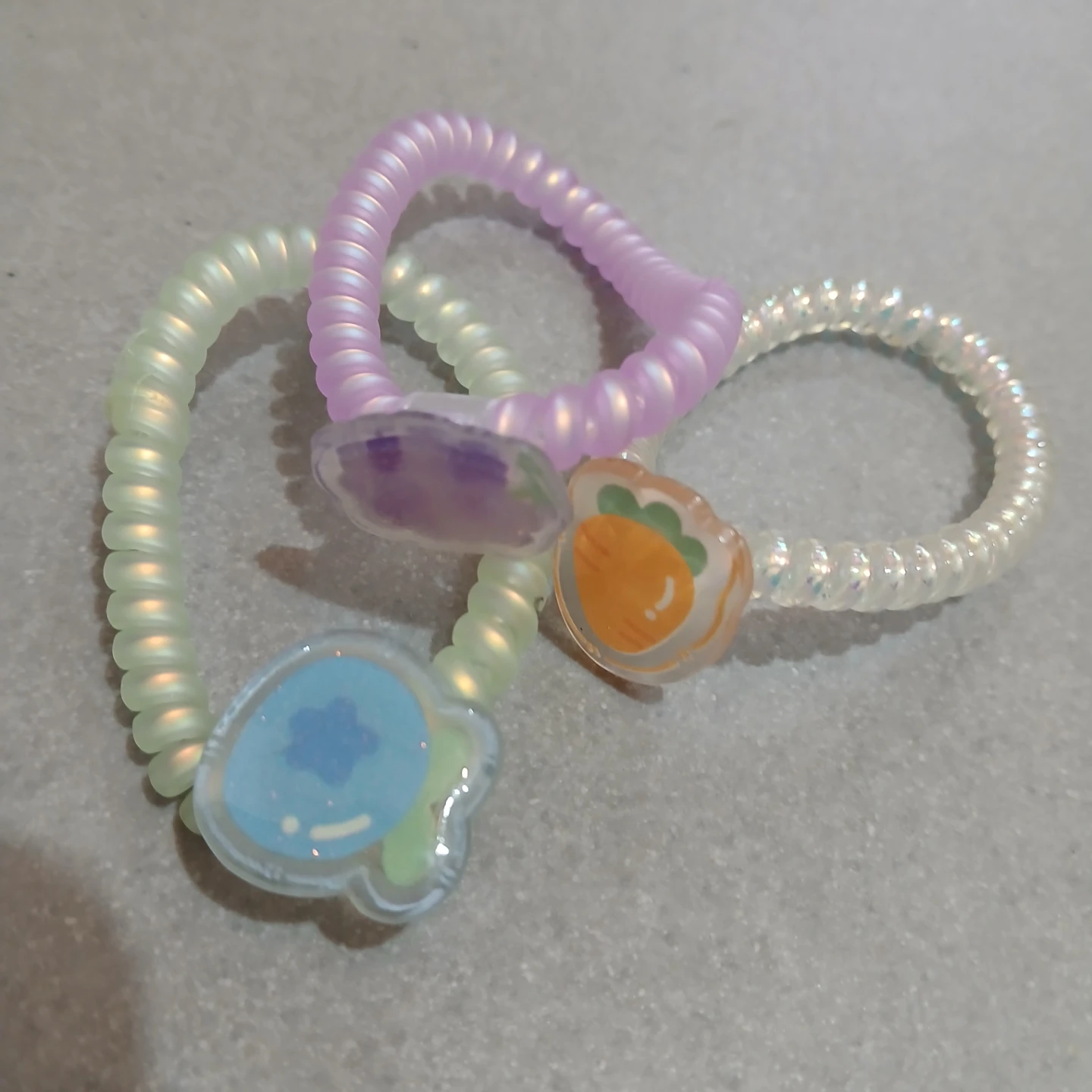 ⚽ 3 Spiral Hair Ties with Charms - photo 2