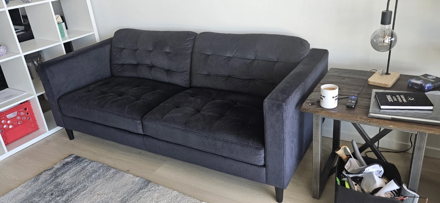 Couch - photo 2