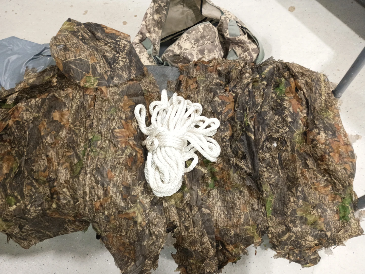 Camouflage Ghillie Suit with Rope