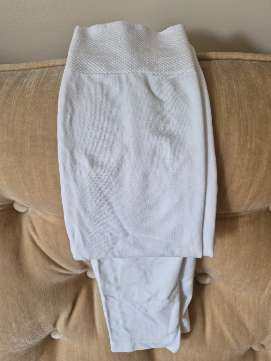 Ladies Dresses,Tshirts,Sweaters,Capris - photo 3