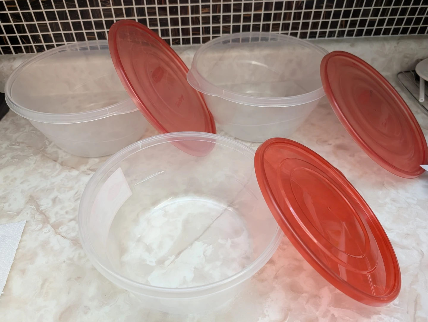 Set of 3 Rubbermaid Food Storage Bowls with Lids - photo 4
