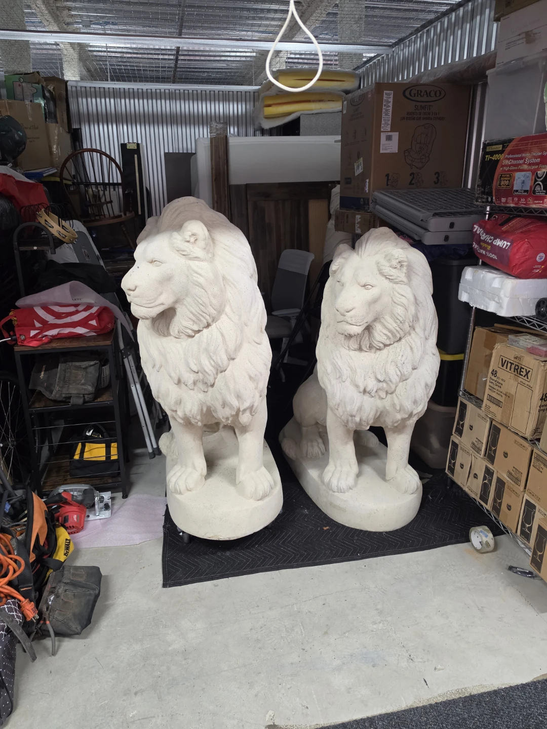 Stately Chateau Lion Right Facing Garden Statue
