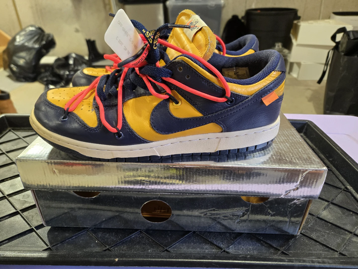 Nike Dunk Low x Off-White "University Gold" size 9 US - photo 4