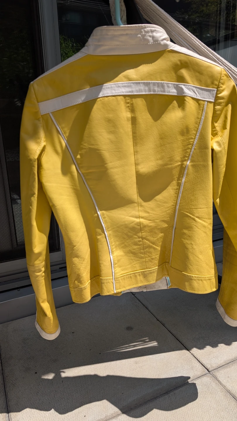 Danier Yellow & White Leather Jacket - photo 2