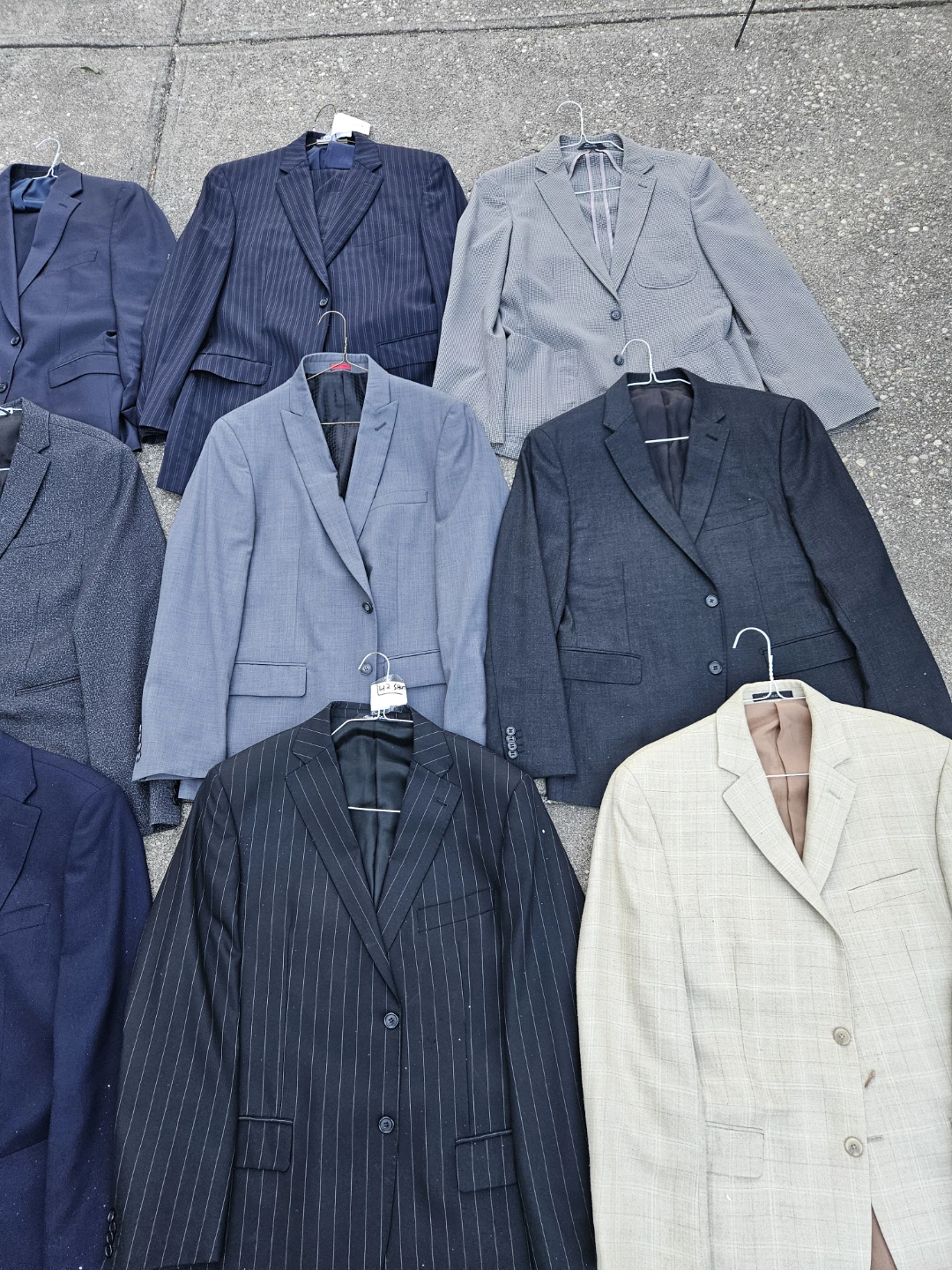 10 jackets and 3 suits.   40  regular - photo 3