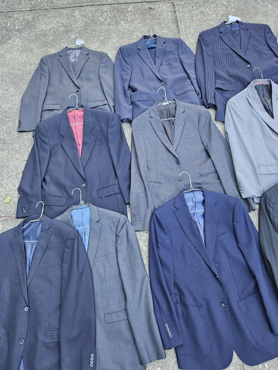 10 jackets and 3 suits.   40  regular - photo 4