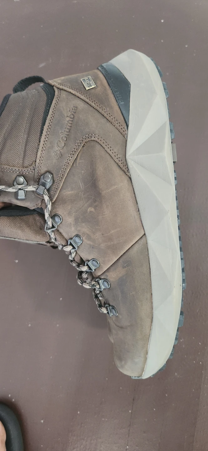 Columbia Hiking Boots - photo 4