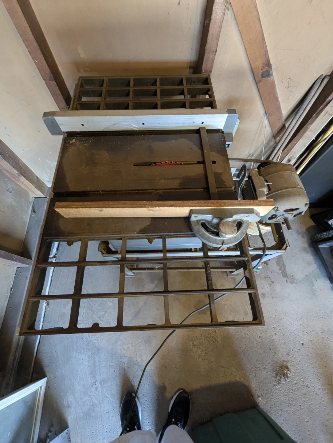 Sears, Roebuck and Co. table saw. - photo 4