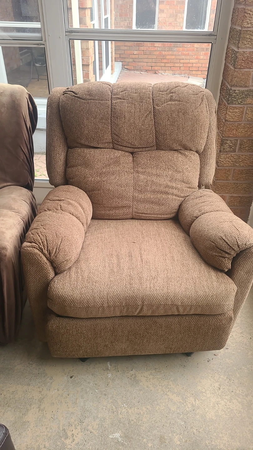 SINGLE ROCKING SOFA RECLINER × 4