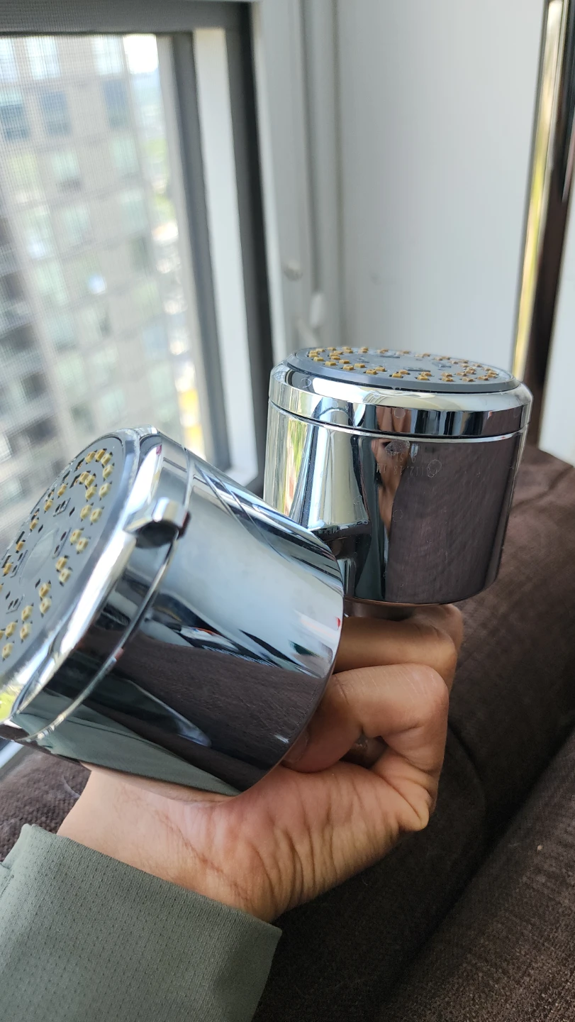 2 Shower Heads - Chrome Finish