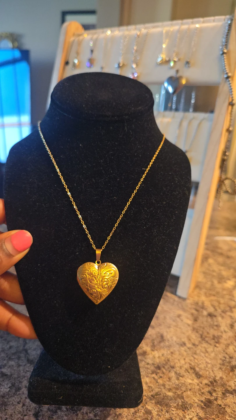 Gold Heart Locket Necklace - photo 4