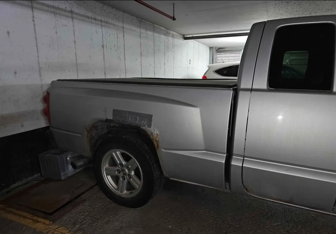 Silver Dodge Dakota Pickup Truck V8 - photo 3