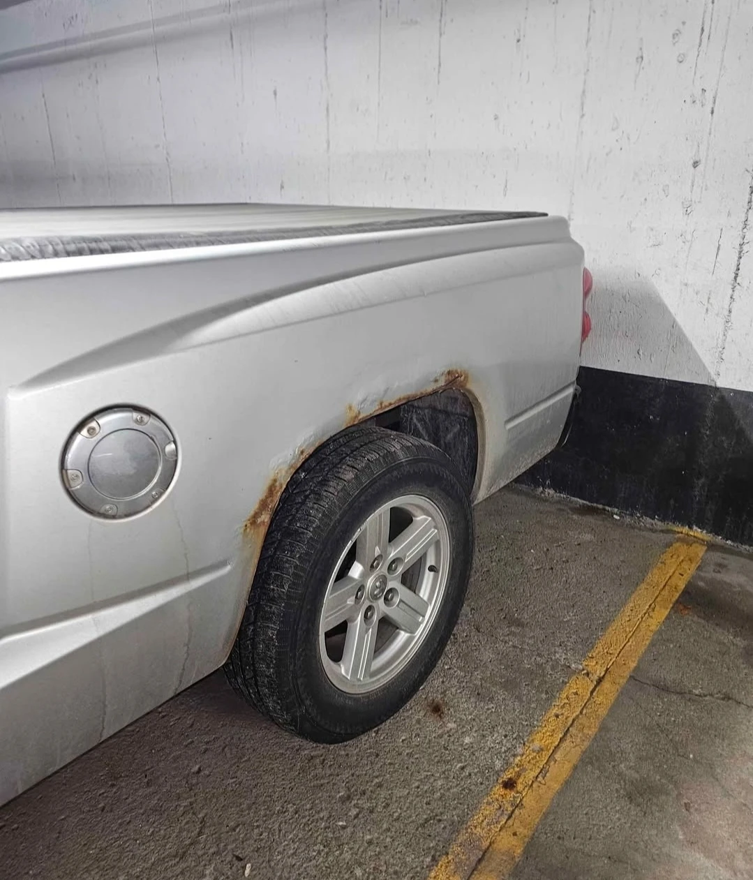 Silver Dodge Dakota Pickup Truck V8 - photo 4