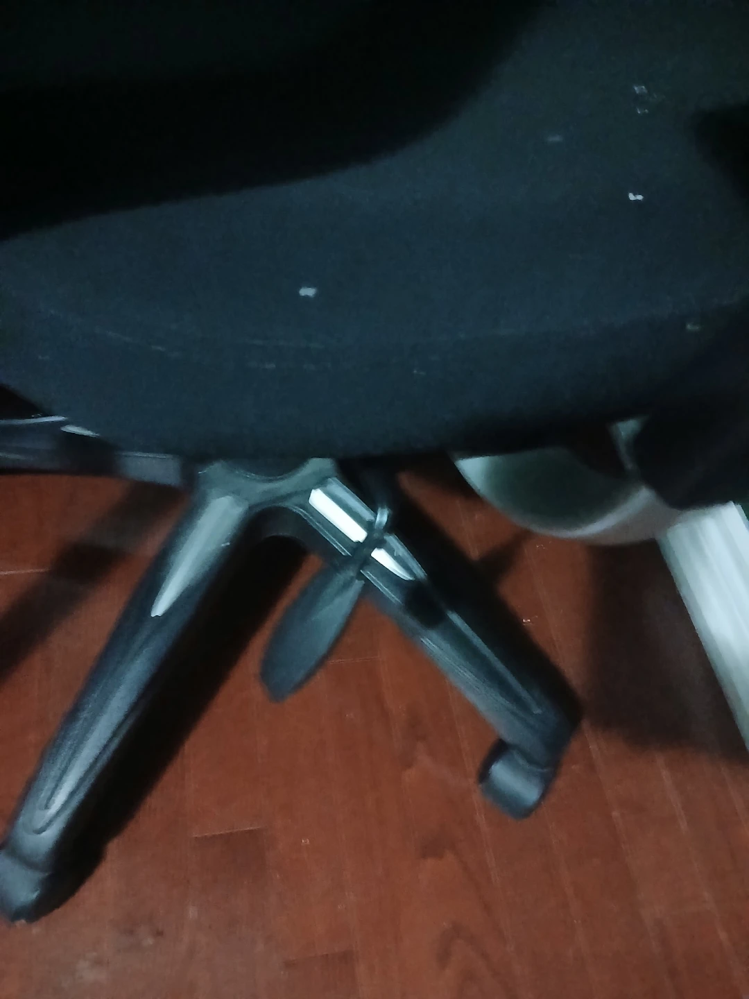 Black Mesh Office Chair - photo 2