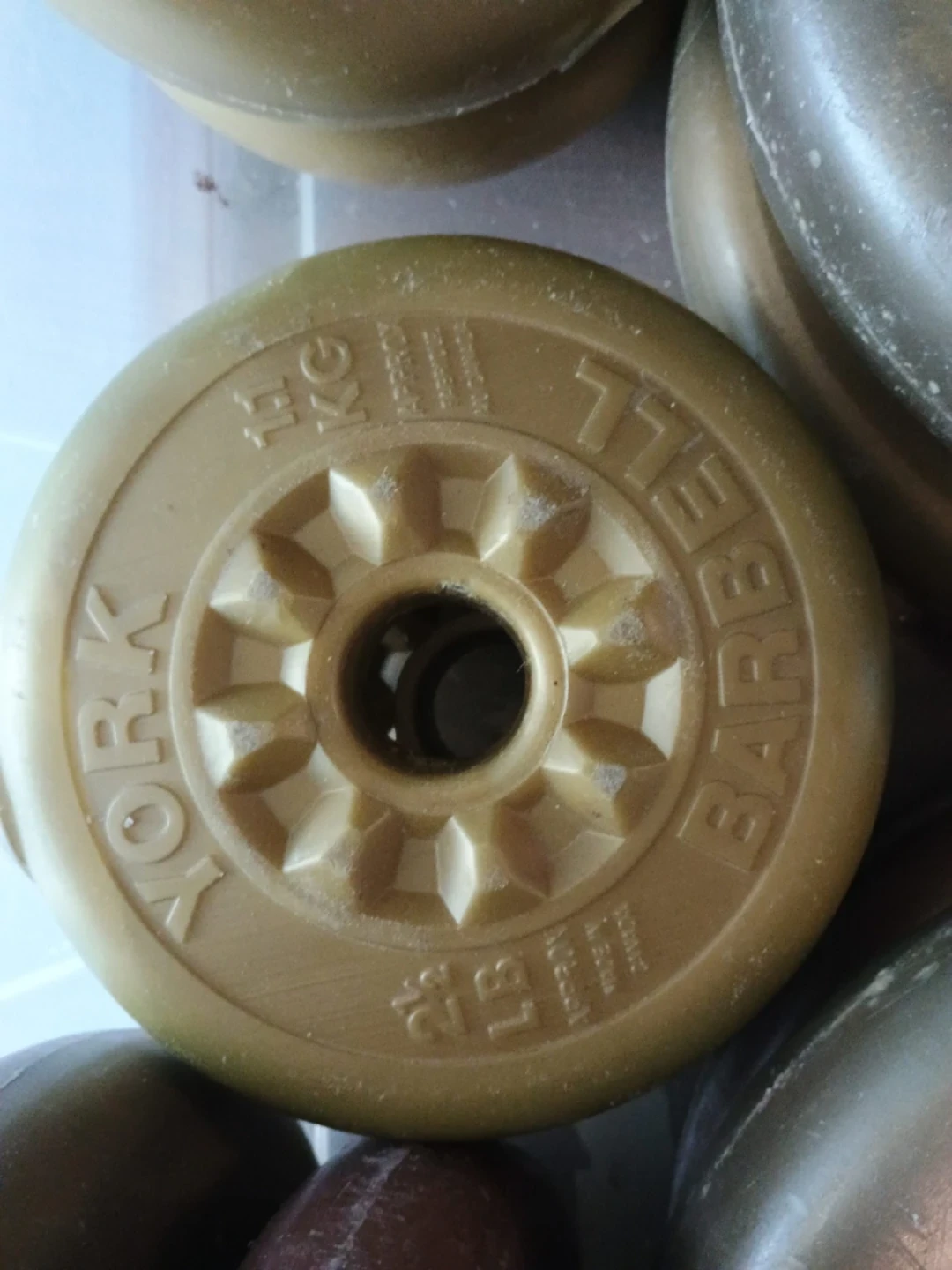 ⚽  York 2.5lb 1.1Kg weight plate