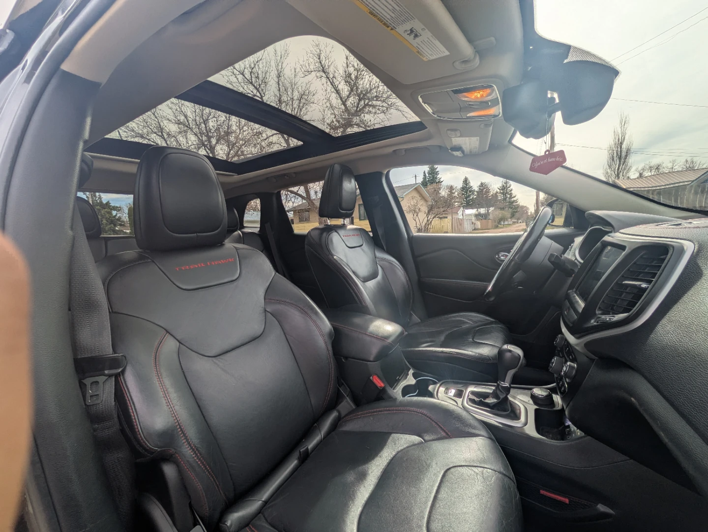 Jeep Cherokee Trailhawk 4x4 SUV - photo 3
