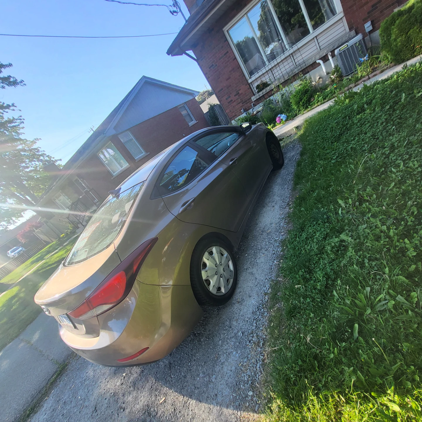 Hyundai Elantra sedan - photo 2