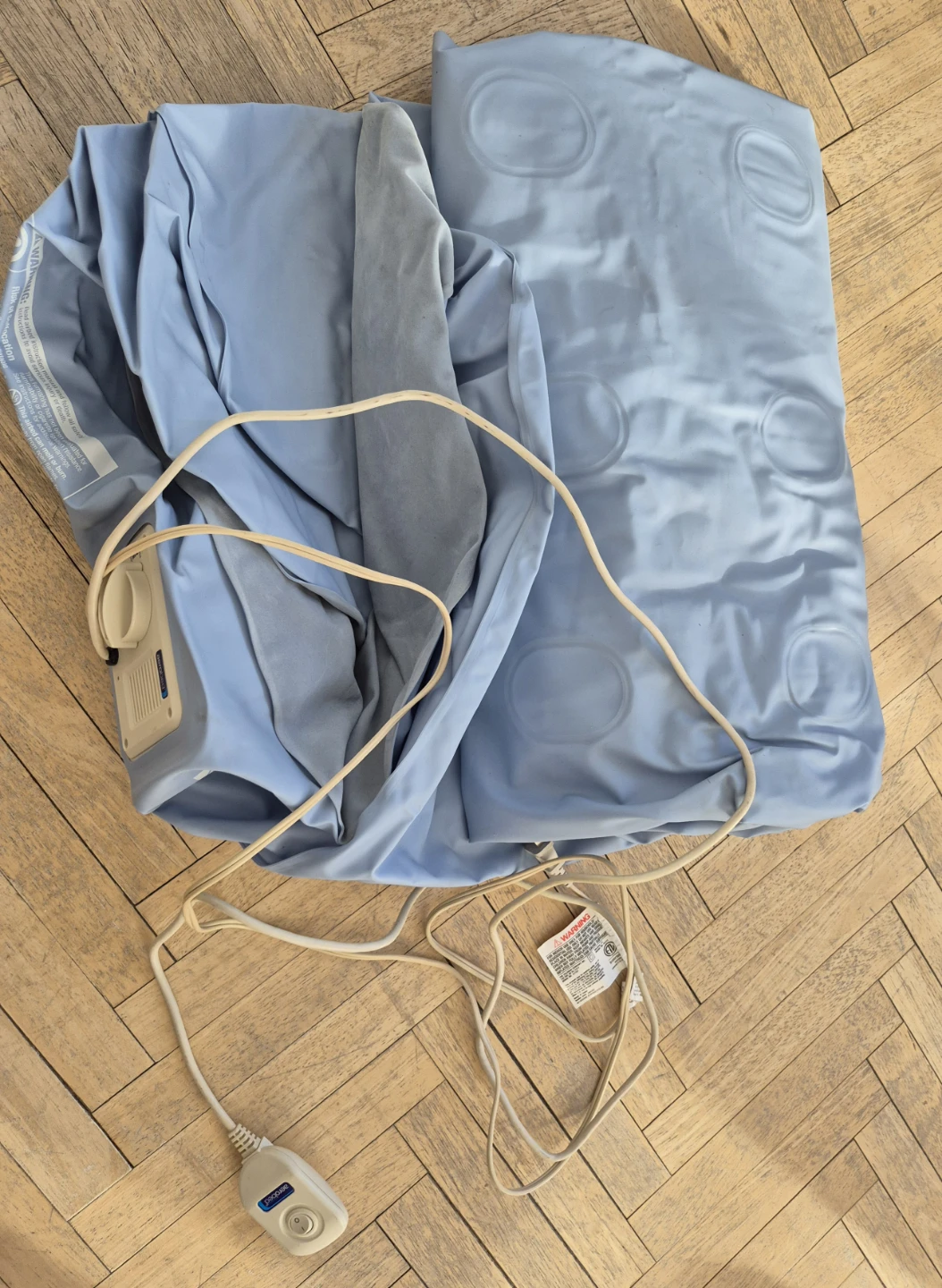 Aerobed Air Mattress with Pump - photo 3