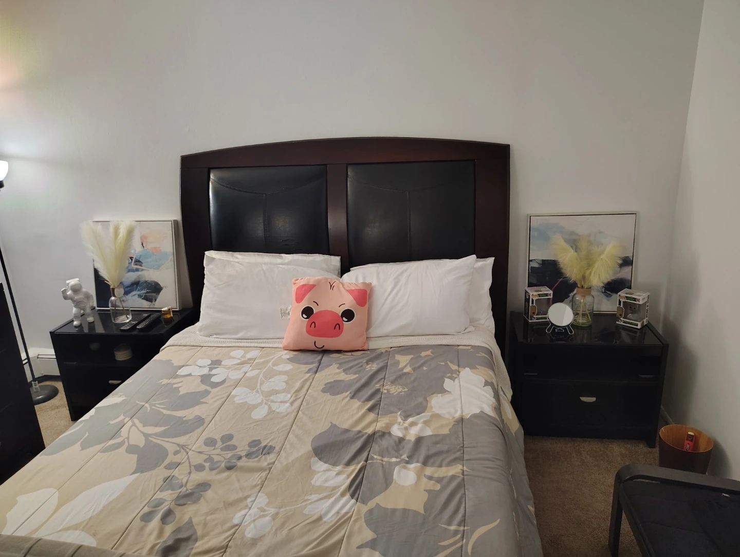 Dark Wood Dresser with Mirror, queen bed and 2 night table - photo 2