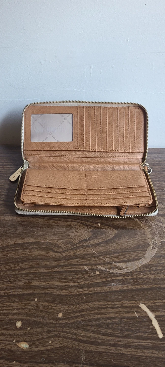 Michael Kors Jet Set Travel Large Logo Quarter-Zip Wallet - photo 3