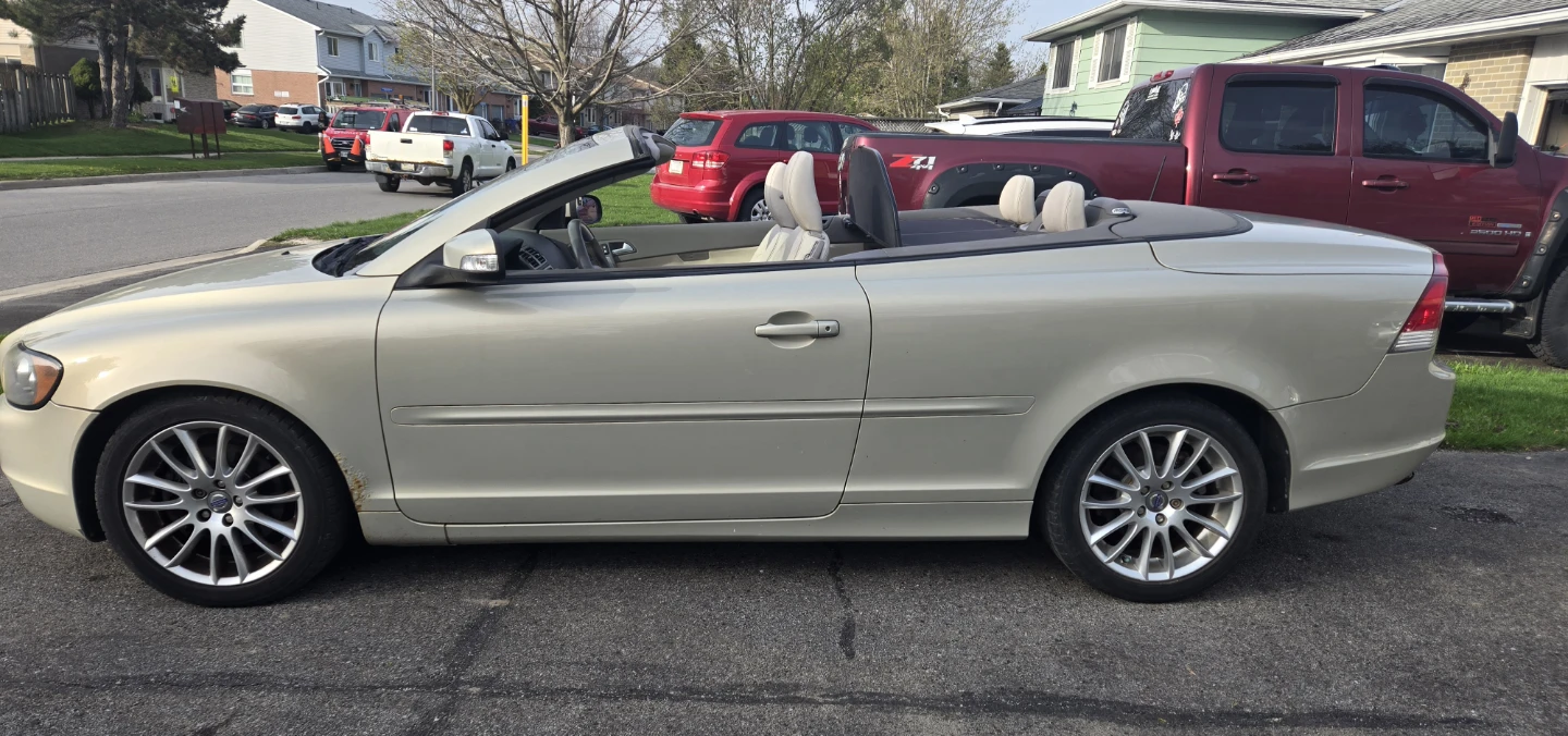 Volvo C70 Convertible - photo 2